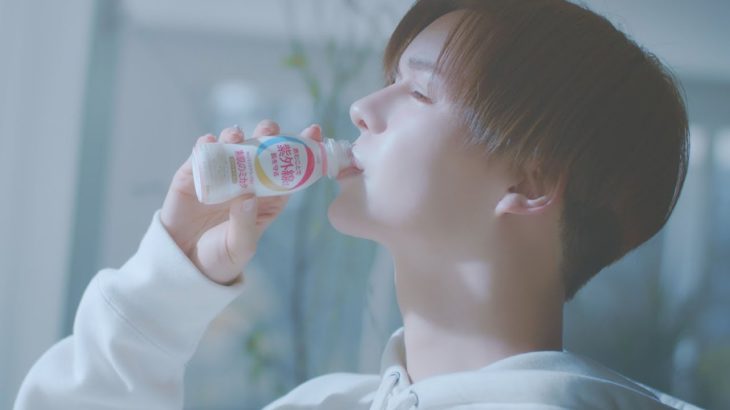 Matt、“すっぴん風”のナチュラルメーク姿　朝のルーティンを公開