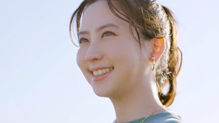 河北麻友子、日帰り手術で瞳キラキラ　ヨガを楽しむ姿も／スター・サージカル「ICL治療」CM