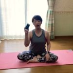 鎖骨ほぐしでスッキリ美人ずぼらヨガ