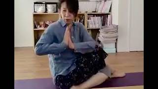 ハルマチ倶楽部YouTube版 五十路女の悪足掻き ヨガ マインドフルネス 首や肩や膝の痛み予防 ヨガマットはあると便利です(^^)
