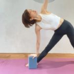 イージーヨガ ゴールドアンバサダー清水鮎美先生によるトープロ ヨガブロックの使い方