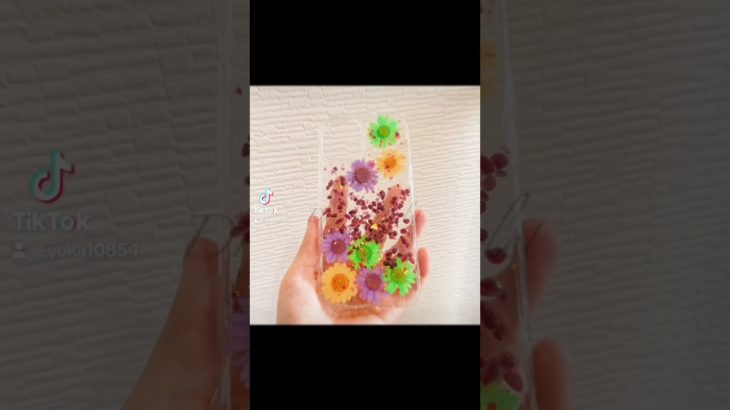 iPhoneケース　押し花　さざれ石　ガーネット　#天然石 #スピリチュアル #アクセサリー #ハンドメイド #パワーストーン