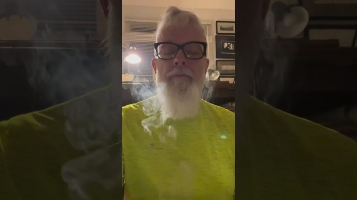 Meditate with me 🧘 #wellbeing #meditate #palosanto