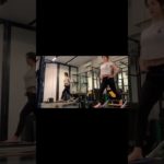 Guess what’s on my T-shirt🙃? #workout #mood #love #pilates #fitness #wellbeing #ElliAvrRam #gymgirl