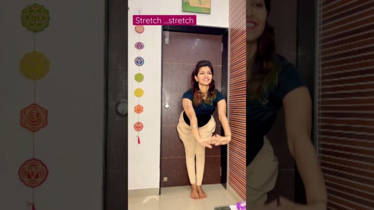 Stretch #yoga #ytshorts #vaibhavlaxmijhala #fitness #shorts #stretching #stretch #india #fitnessmode